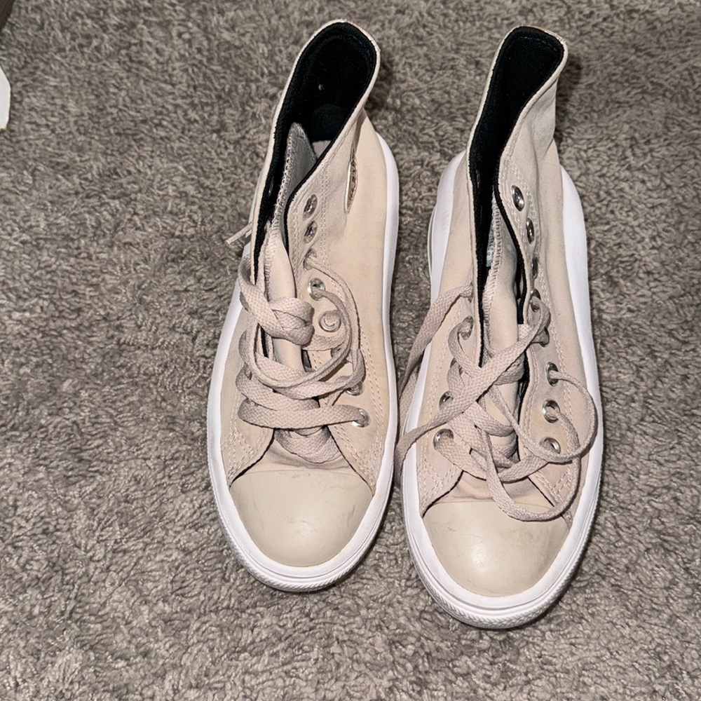 Platform Converse - image 1